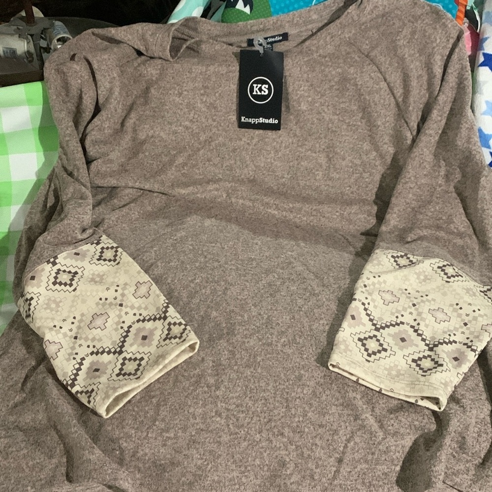 KnappStudio- woman’s long sleeve shirt